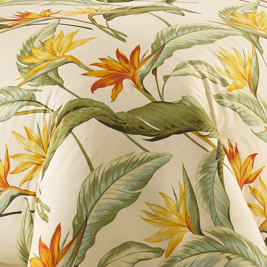 A Tropical Bedding Style that Makes Sense